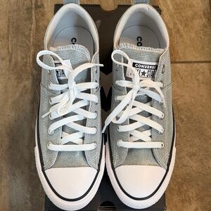 NWT women’s Converse Madison Sneakers